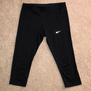 Nike Dri fit cropped workout leggings